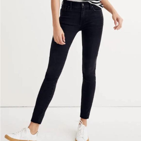 Madewell Denim - Madewell 9" High-Rise Skinny Jeans in Black Size 28